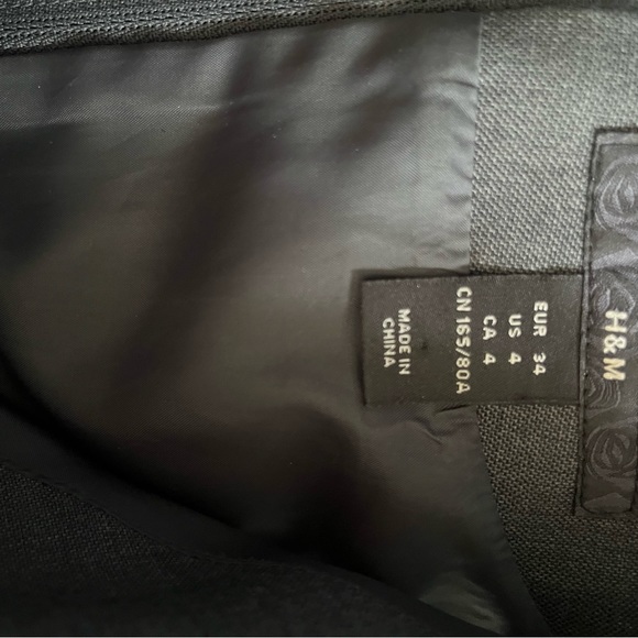 Work dress, size 4. Grey fabric, zipper back, excellent condition. - Picture 3 of 3